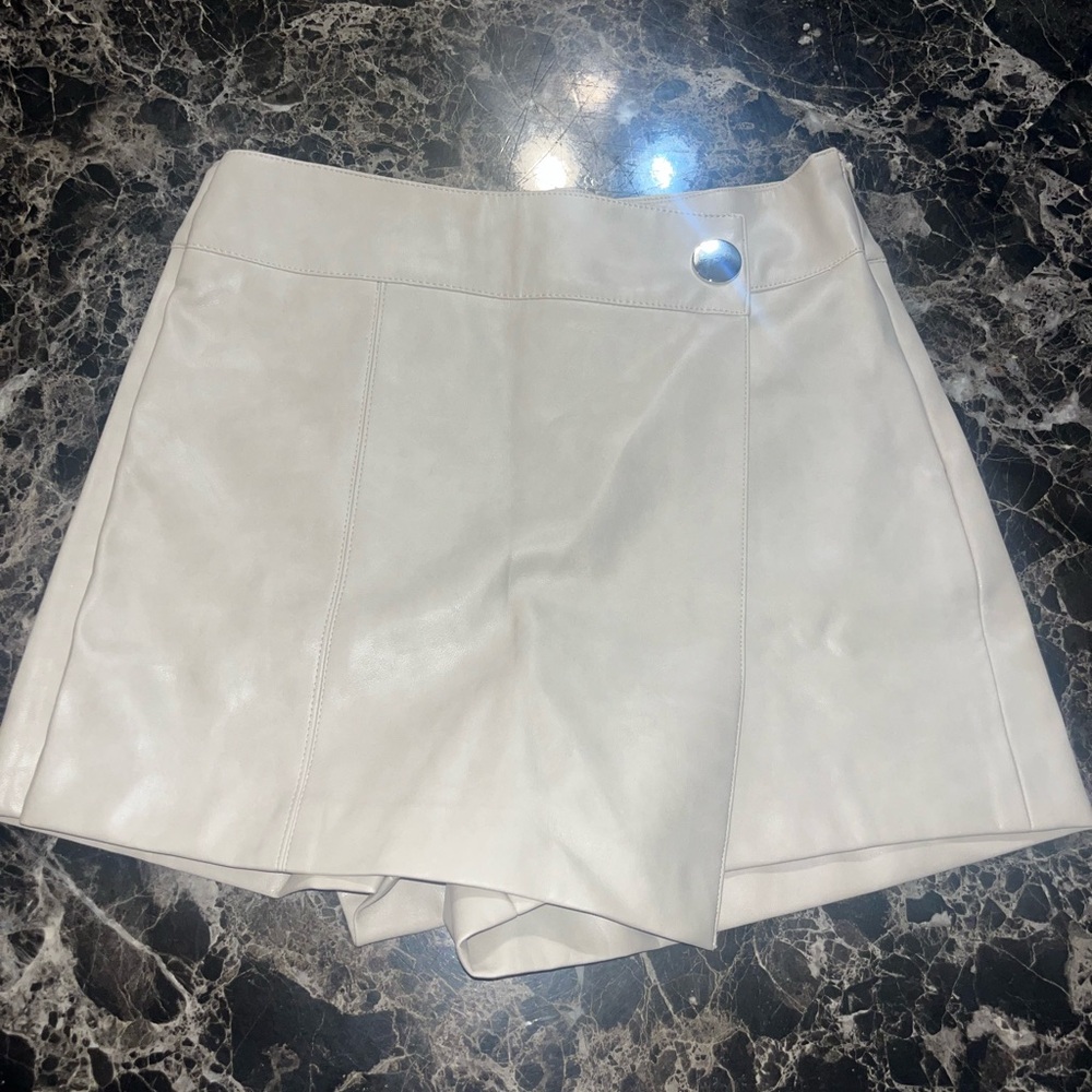 Zara Cream Skorts with Tailored Design